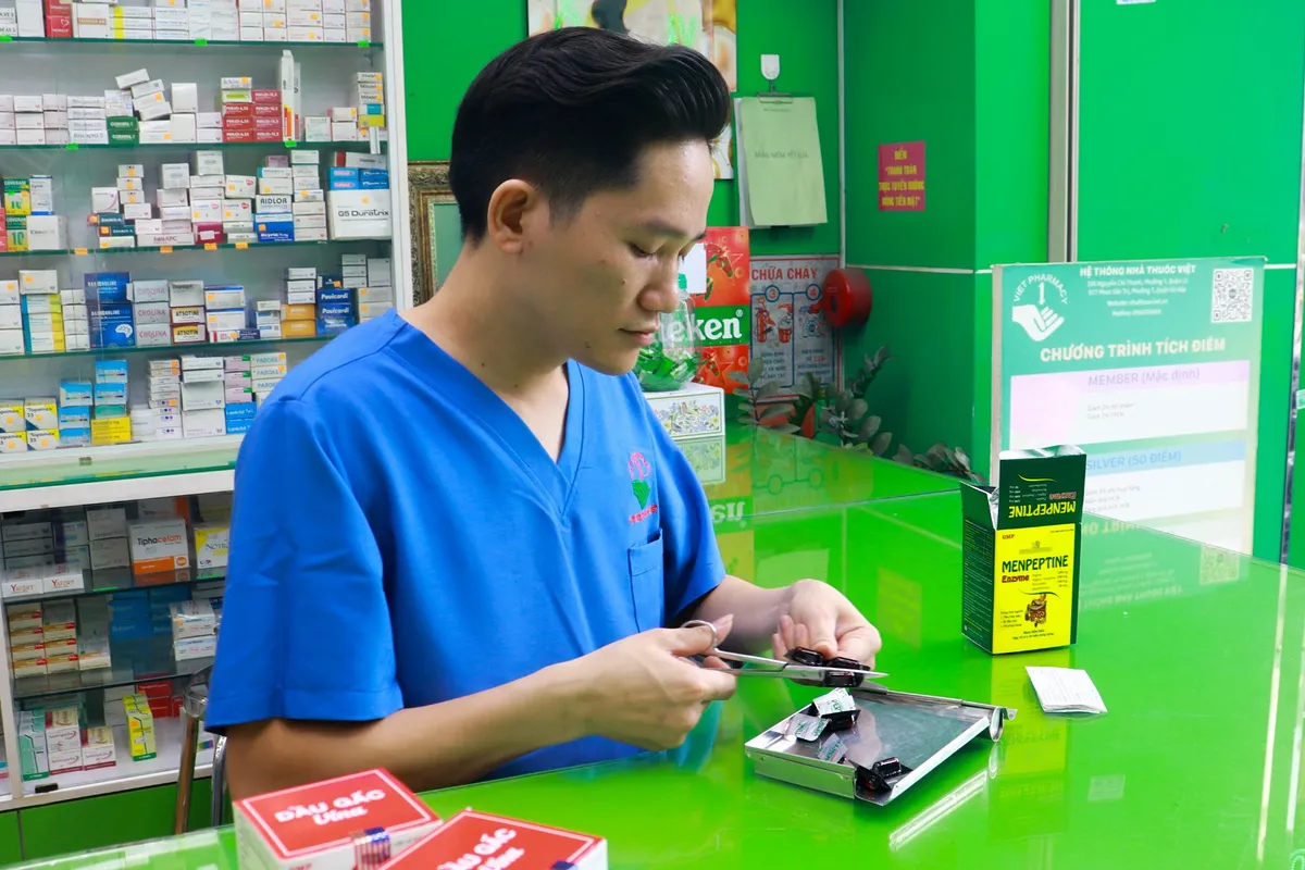Bán thuốc tây học ngành gì? Chọn lộ trình theo mục tiêu nghề nghiệp
